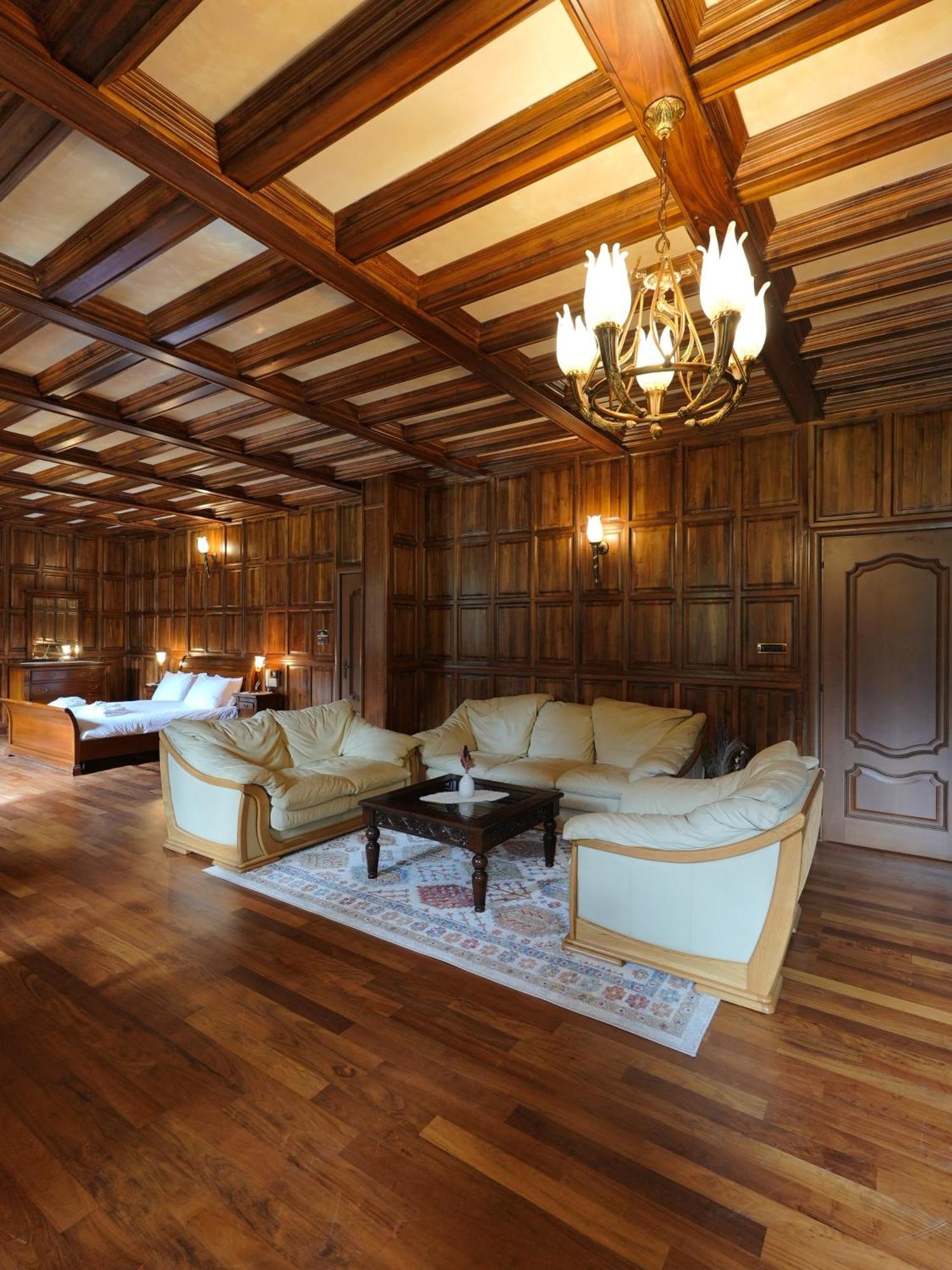 The Castle - Your Unique Way Of Retreat Borowez Exterior foto