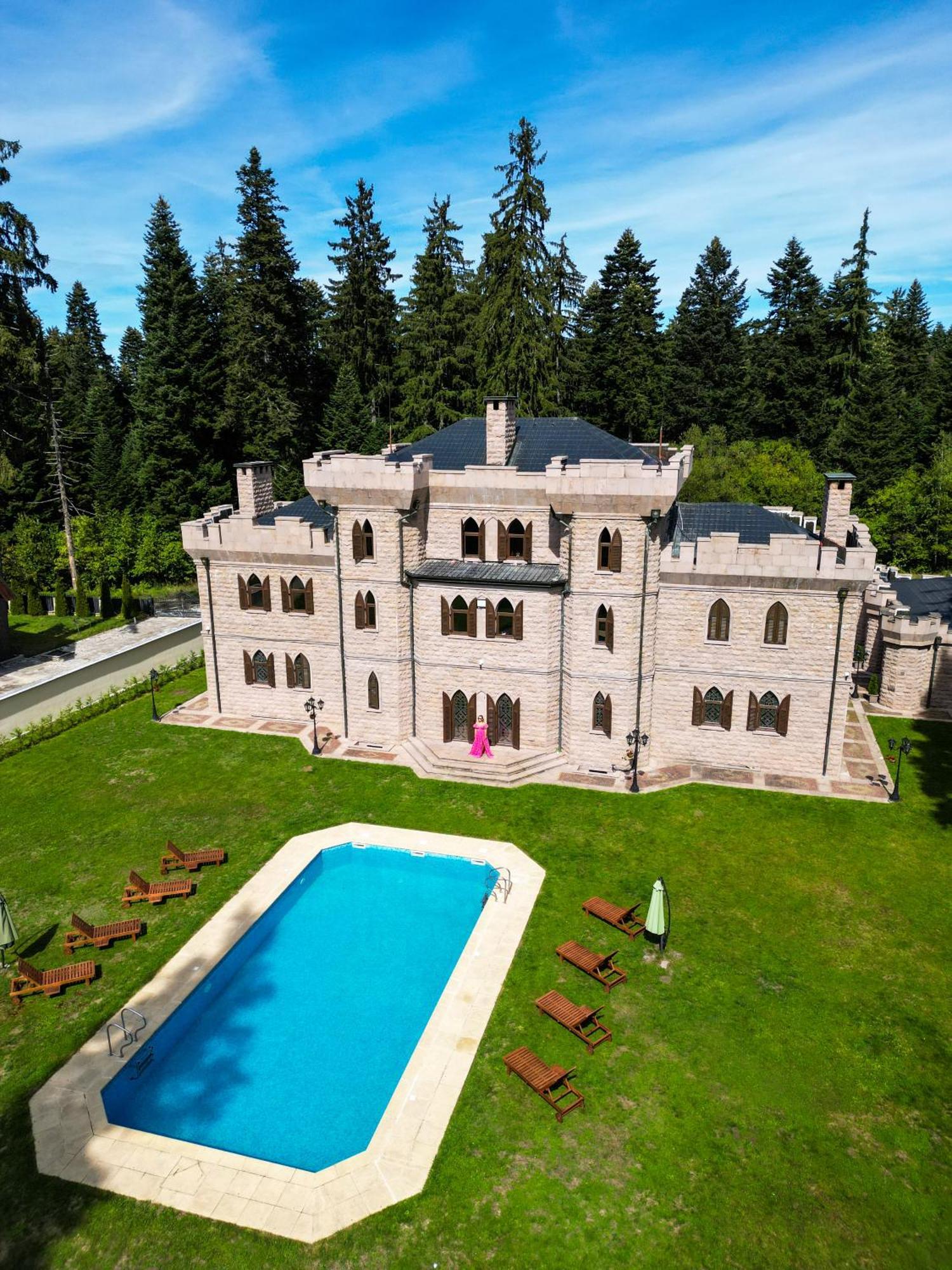 The Castle - Your Unique Way Of Retreat Borowez Exterior foto