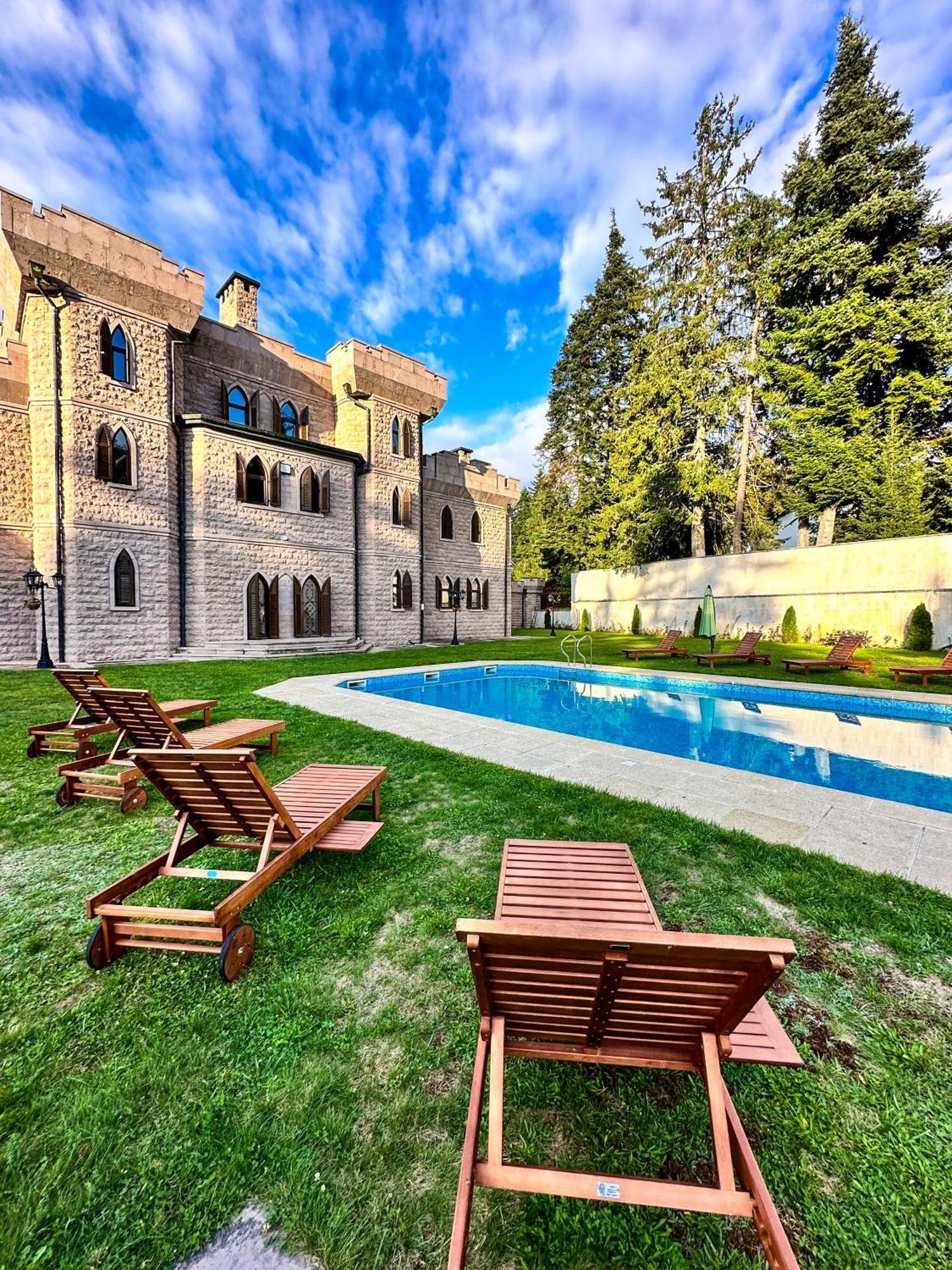 The Castle - Your Unique Way Of Retreat Borowez Exterior foto
