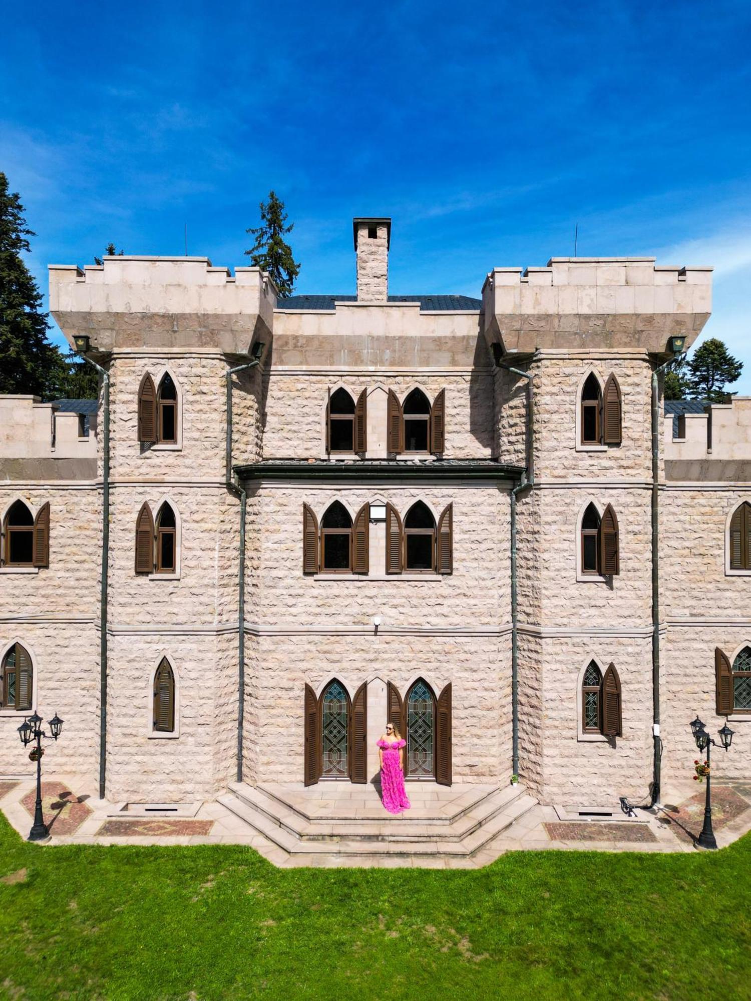 The Castle - Your Unique Way Of Retreat Borowez Exterior foto