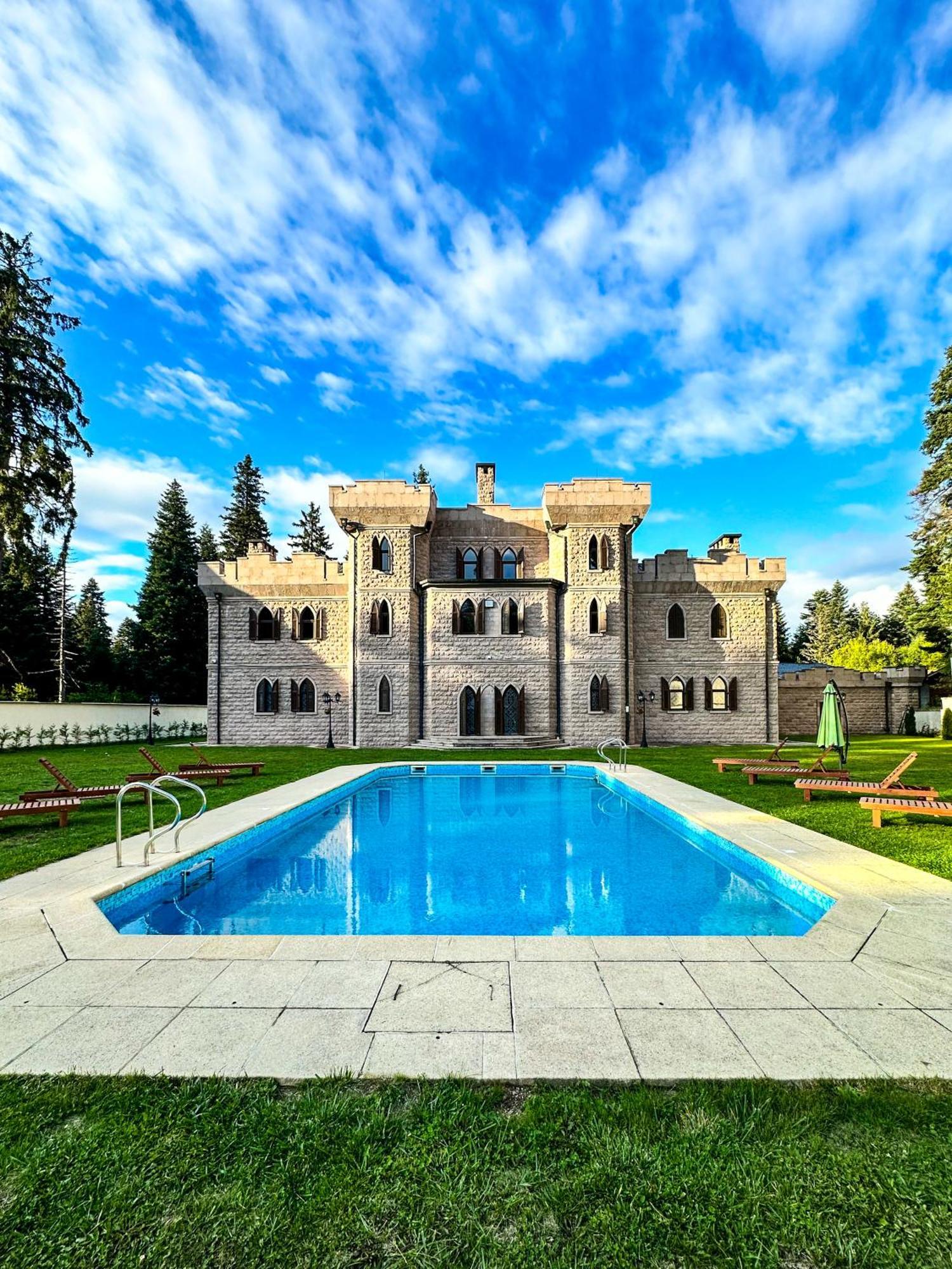 The Castle - Your Unique Way Of Retreat Borowez Exterior foto