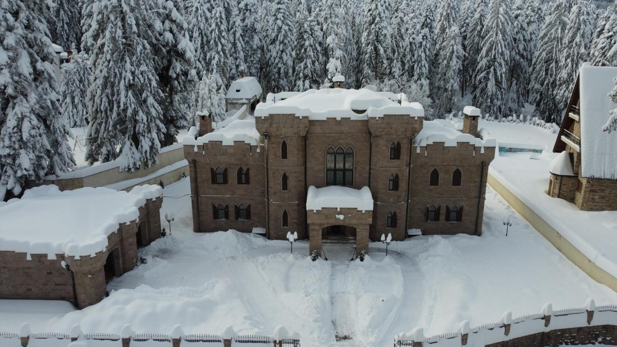 The Castle - Your Unique Way Of Retreat Borowez Exterior foto